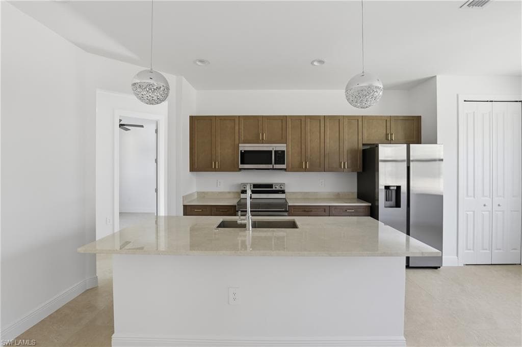 2167 Della DR-10