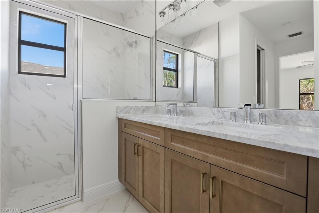 2167 Della DR-18