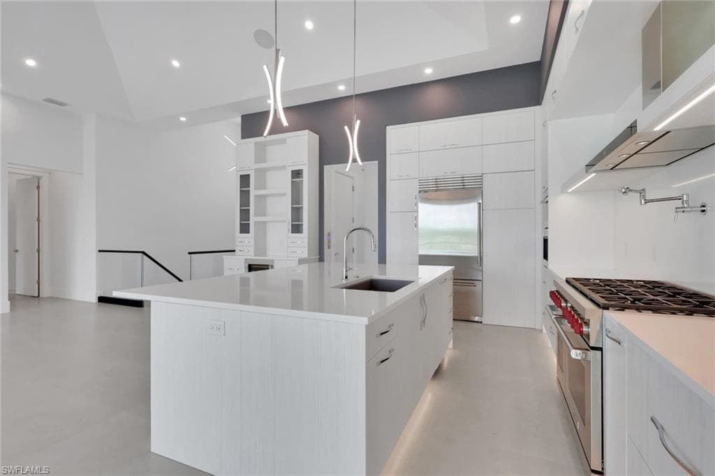 215 1st ST-9
