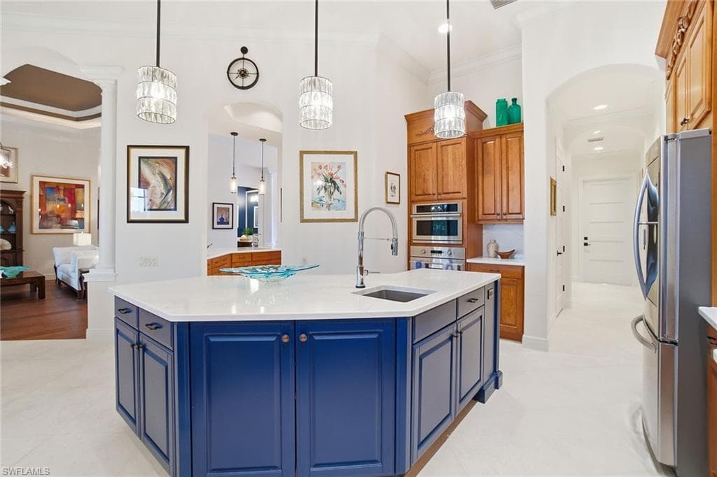 6891 Lakewood Isle DR-12