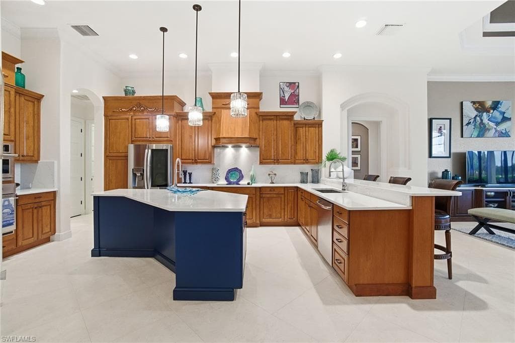 6891 Lakewood Isle DR-3