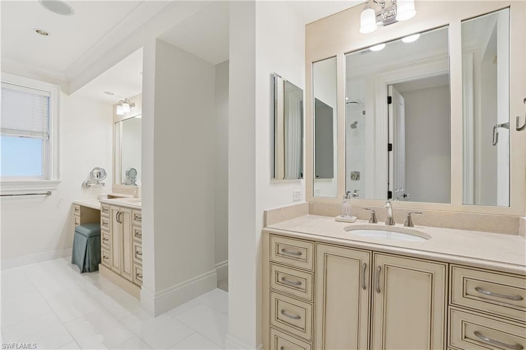 12201 Caisson LN-13