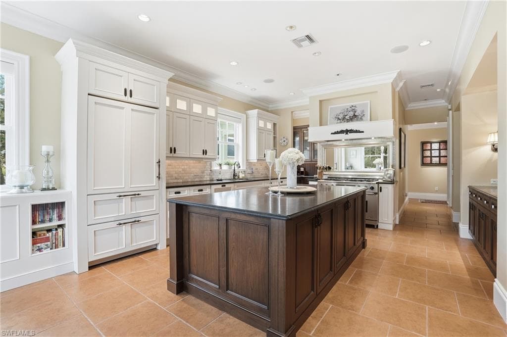 12201 Caisson LN-16