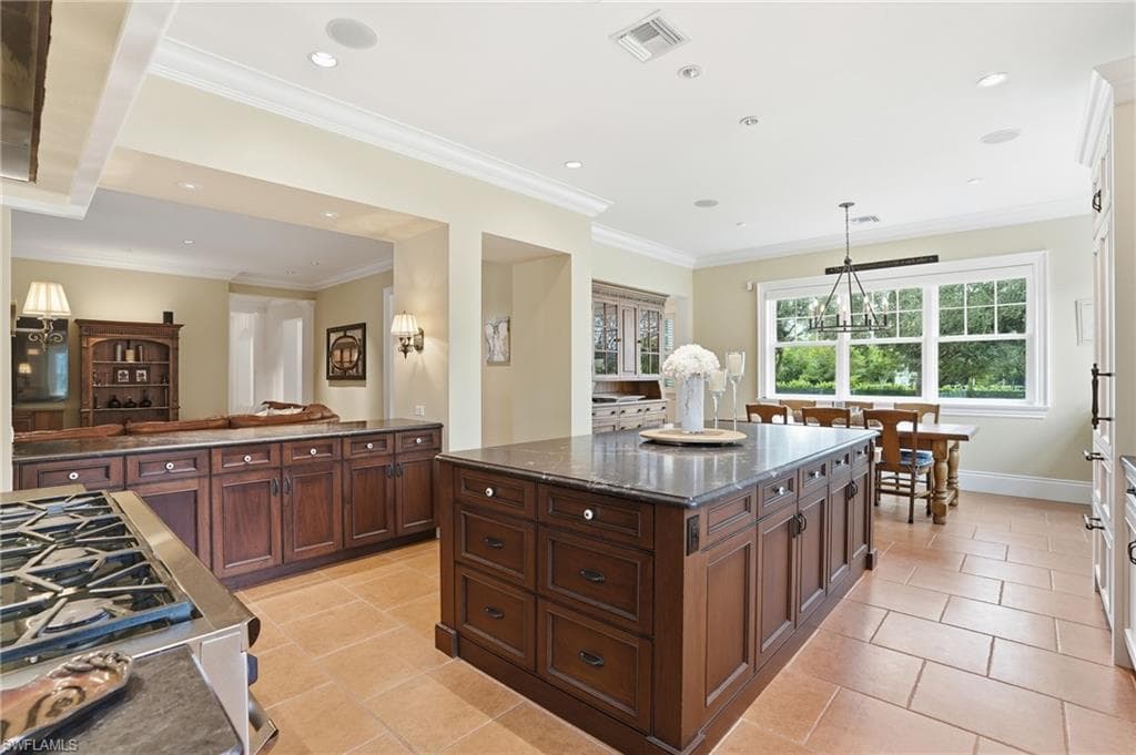 12201 Caisson LN-18