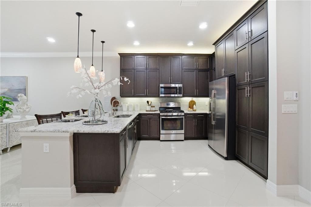 4318 Aurora ST-3