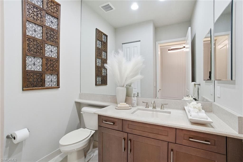 4318 Aurora ST-33