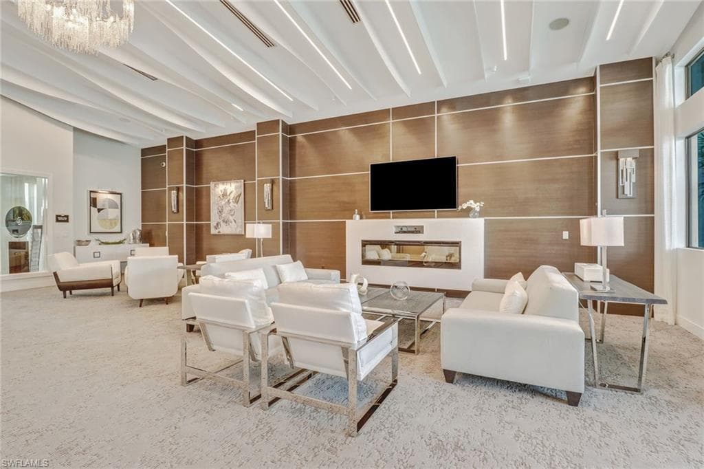 4318 Aurora ST-48