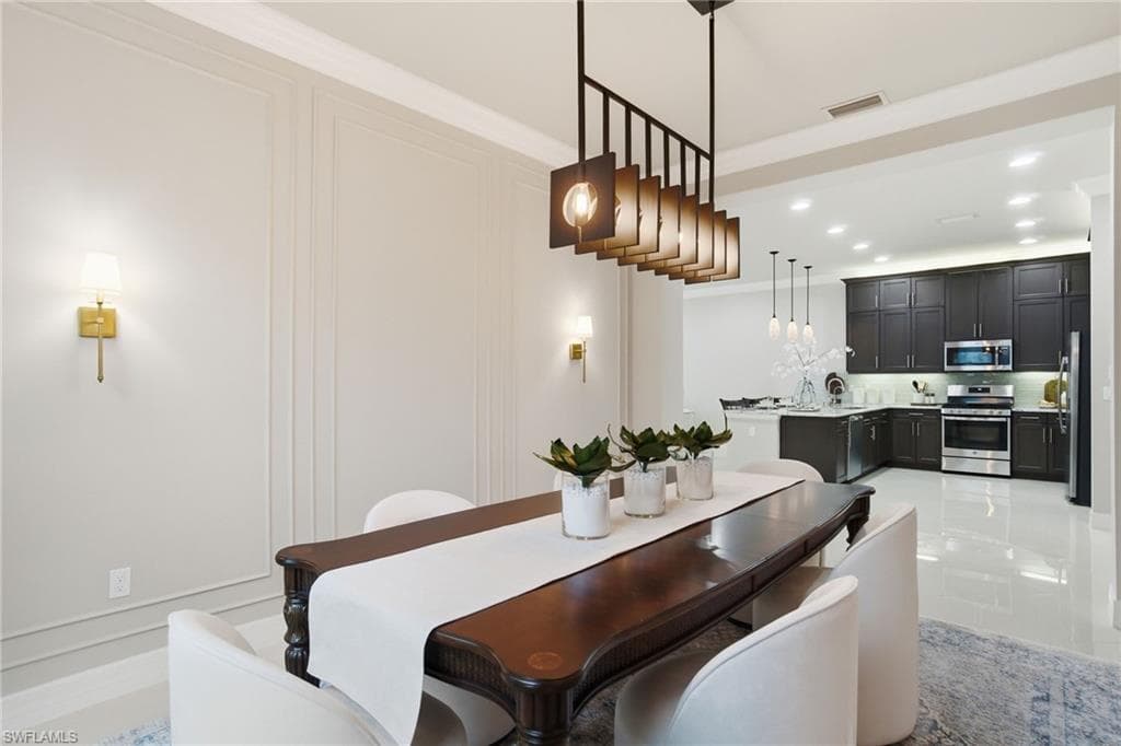4318 Aurora ST-21