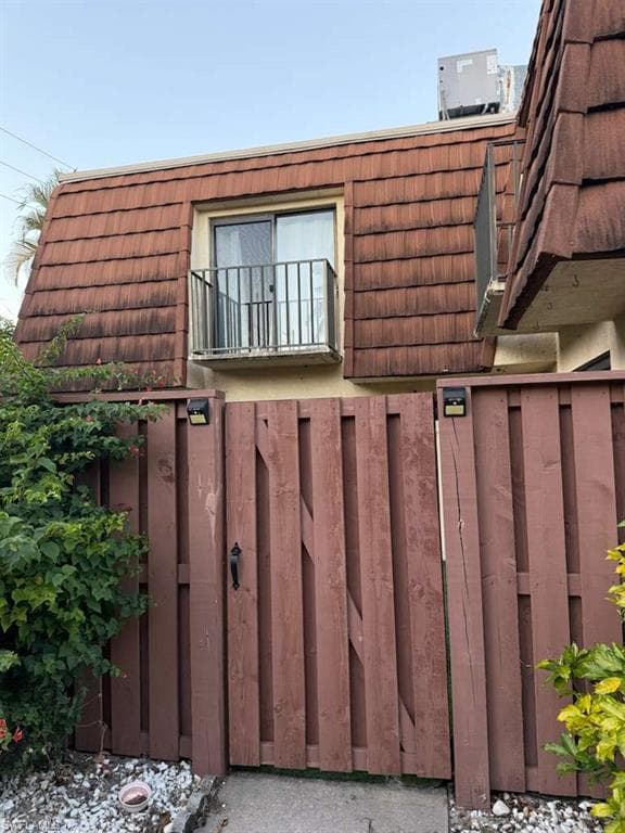 5236 Cedarbend DR 3-2
