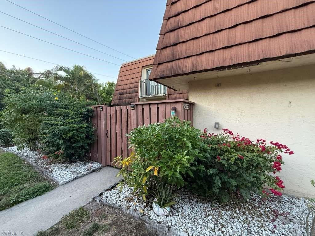 5236 Cedarbend DR 3-1