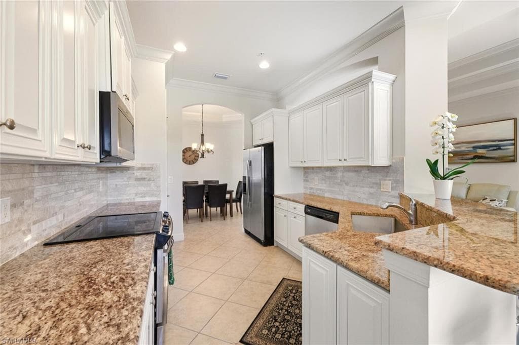 10351 Glastonbury CIR 202-5