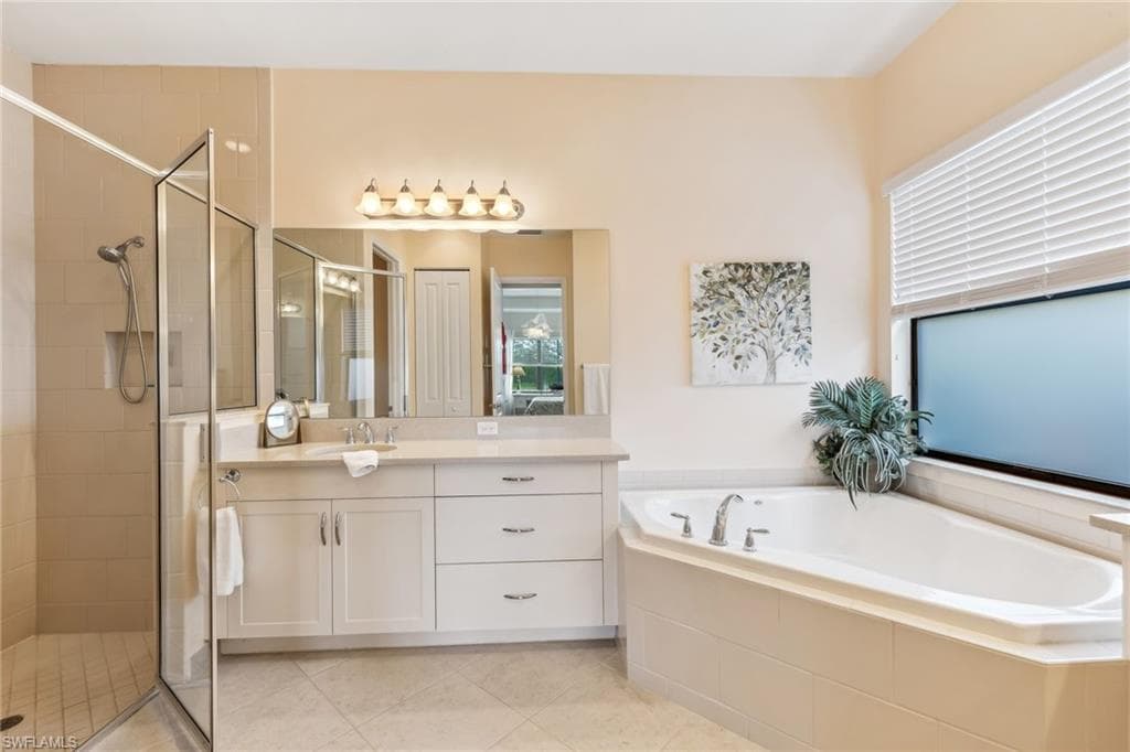 4360 Aurora ST-23