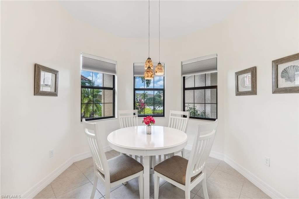 4360 Aurora ST-9
