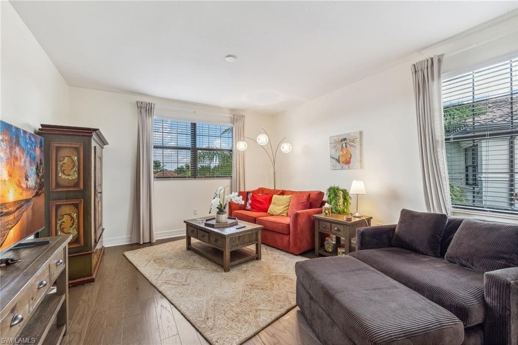 4360 Aurora ST-25