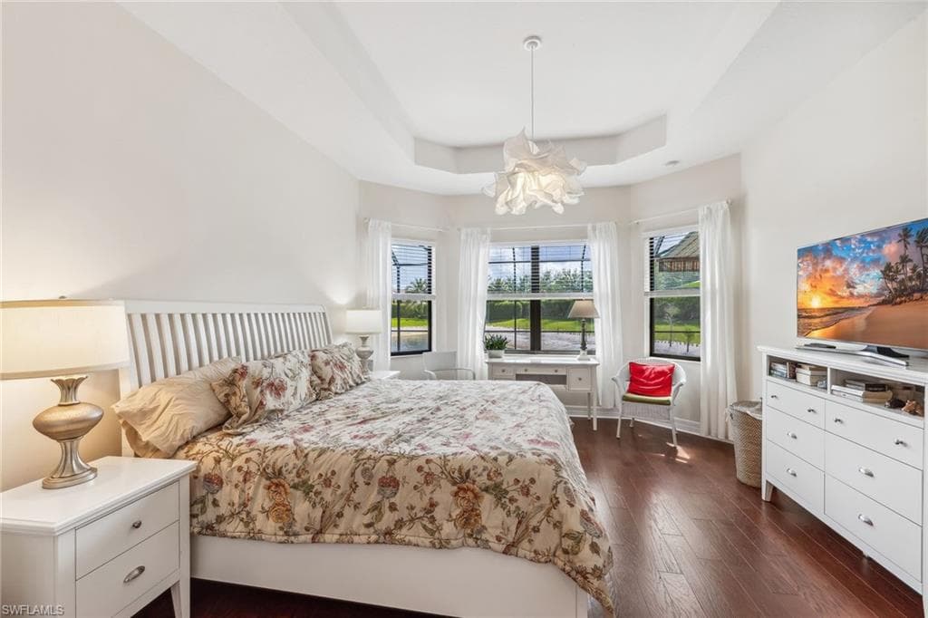 4360 Aurora ST-21