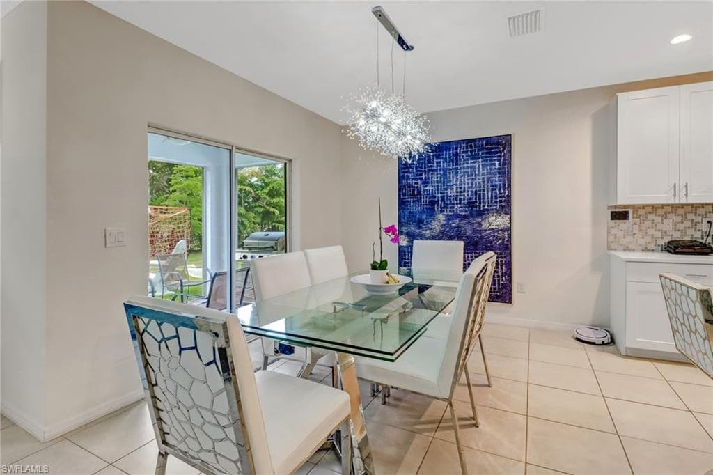 742 HADLEY PL W-6