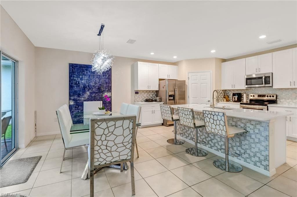 742 HADLEY PL W-5