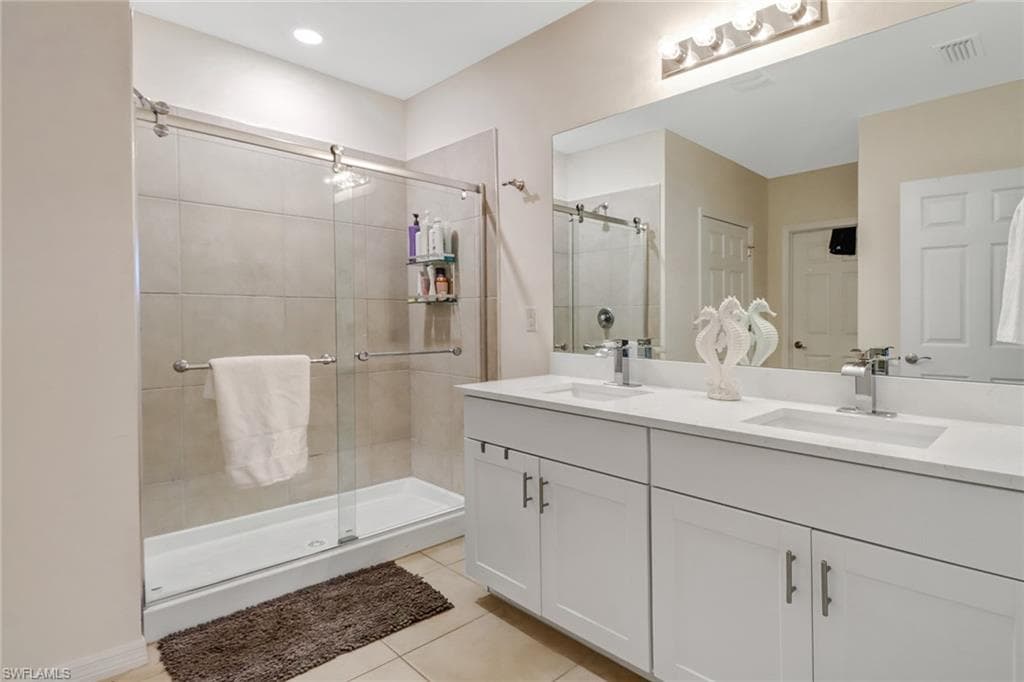 742 HADLEY PL W-14