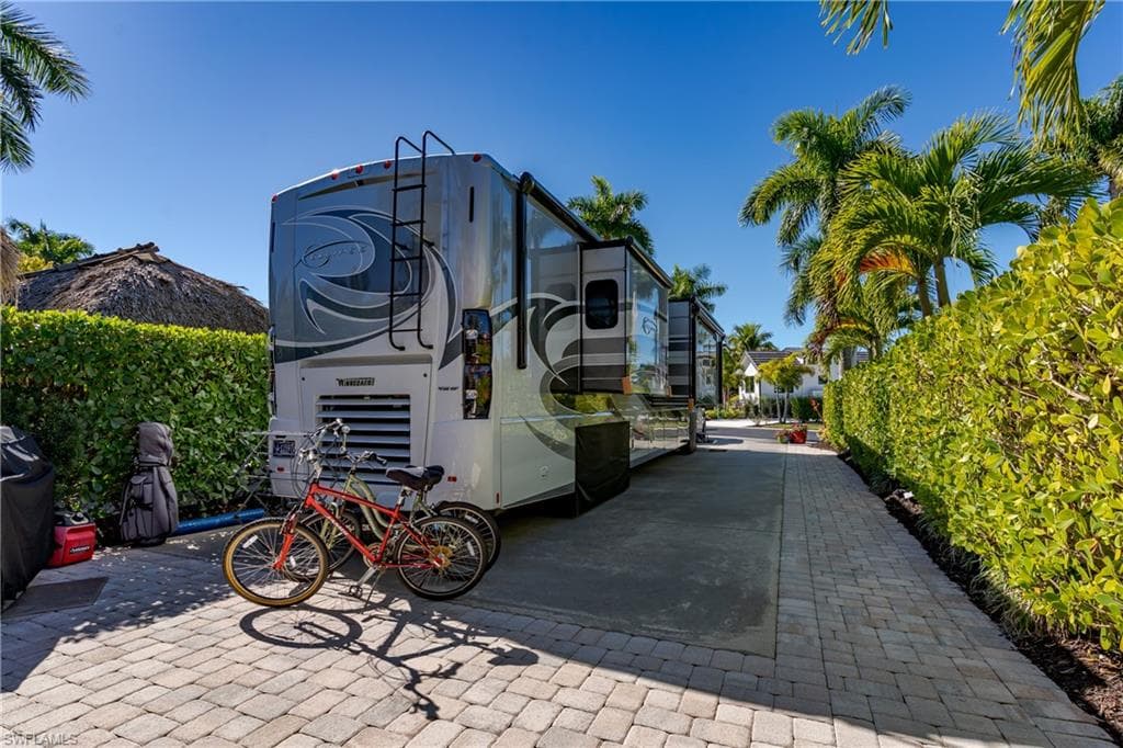 13466 Ladyfish LN-27