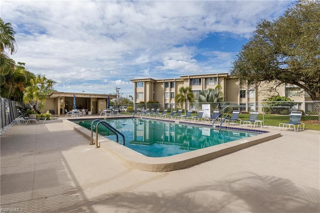2244 Winkler AVE 207-28