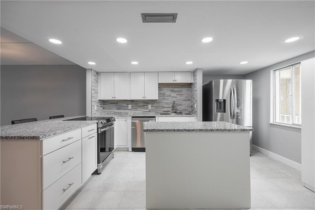 2244 Winkler AVE 207-5
