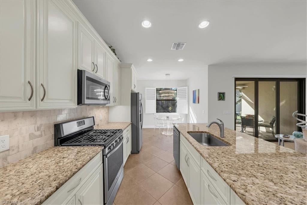 16367 HALBERRY LN-11