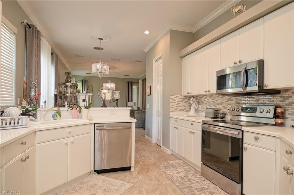 3144 Sundance CIR-7