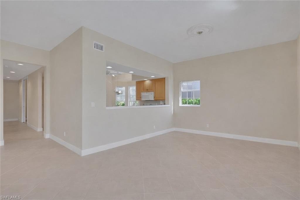 714 Regency Reserve CIR 3201-5