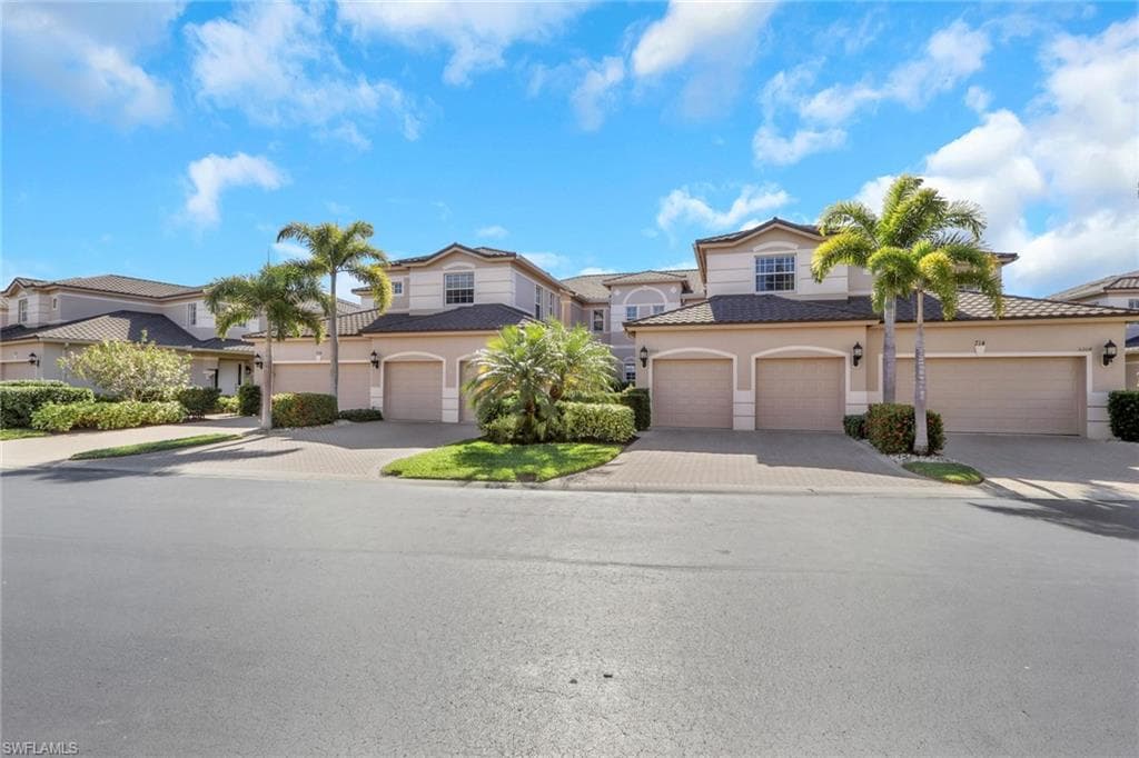 714 Regency Reserve CIR 3201-19