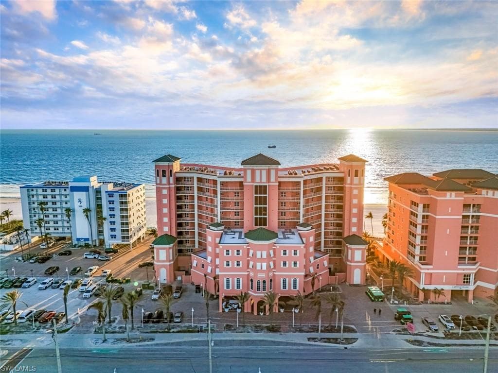 200 Estero BLVD 207-28