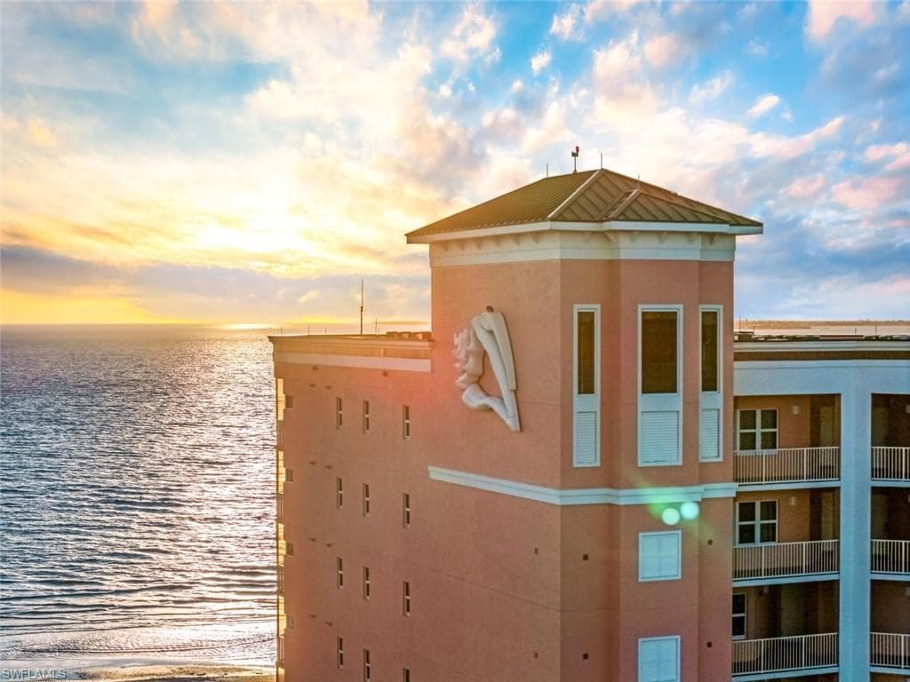 200 Estero BLVD 207-29