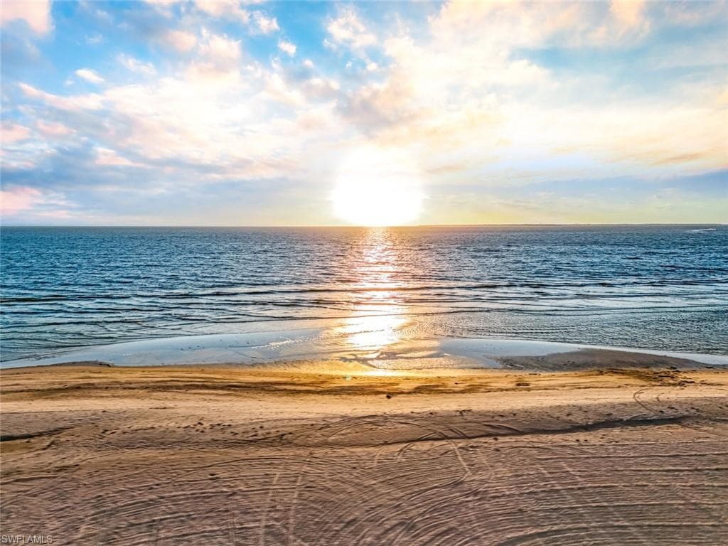 200 Estero BLVD 207-25