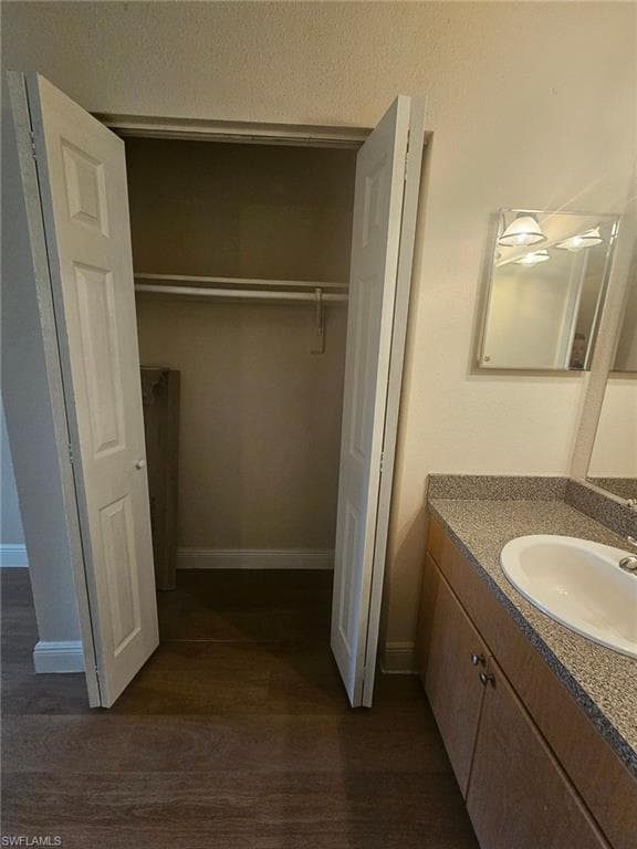 2905 Winkler AVE 713-17