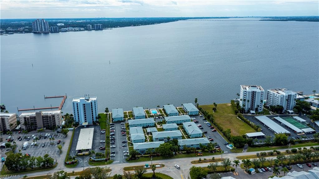 3324 N Key DR 8-8