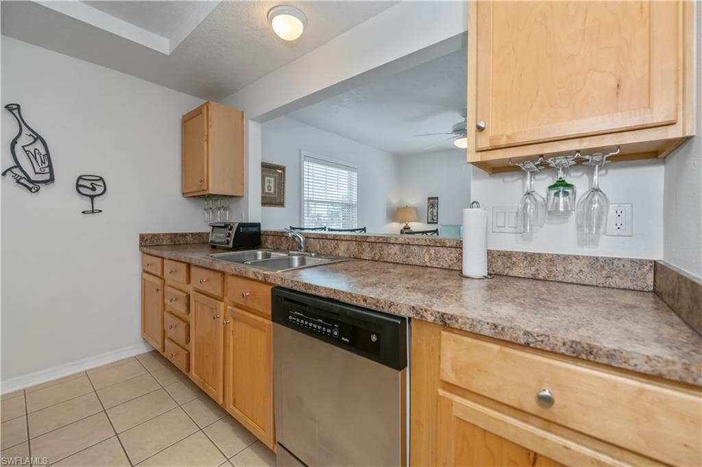 3324 N Key DR 8-25