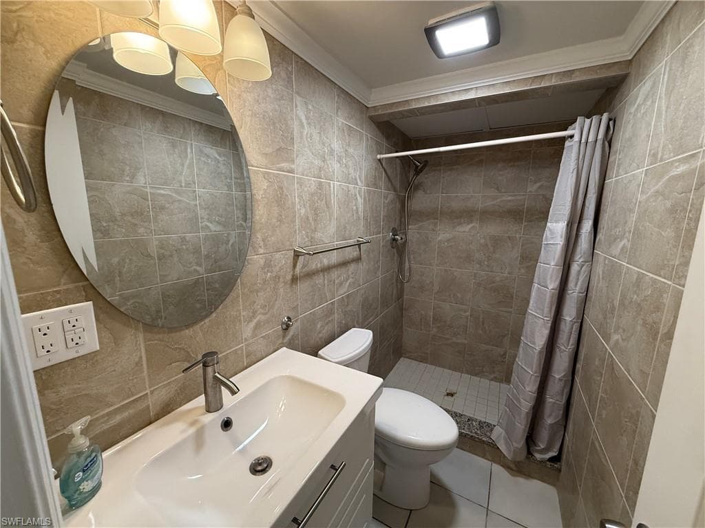 841/843 South ST-16