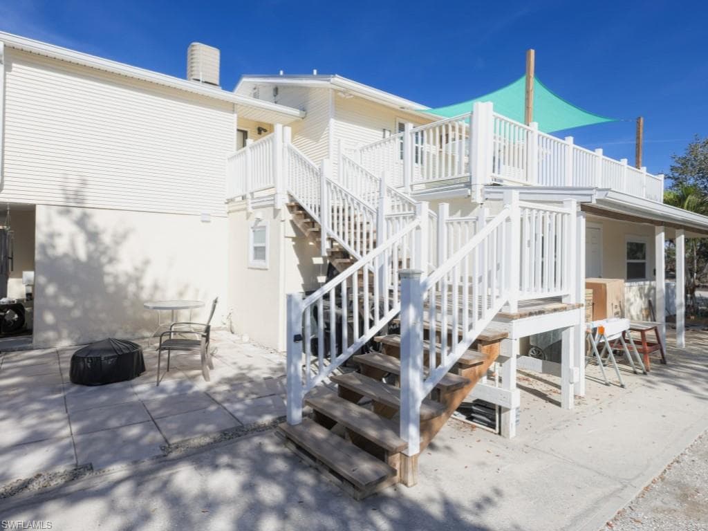 841/843 South ST-3