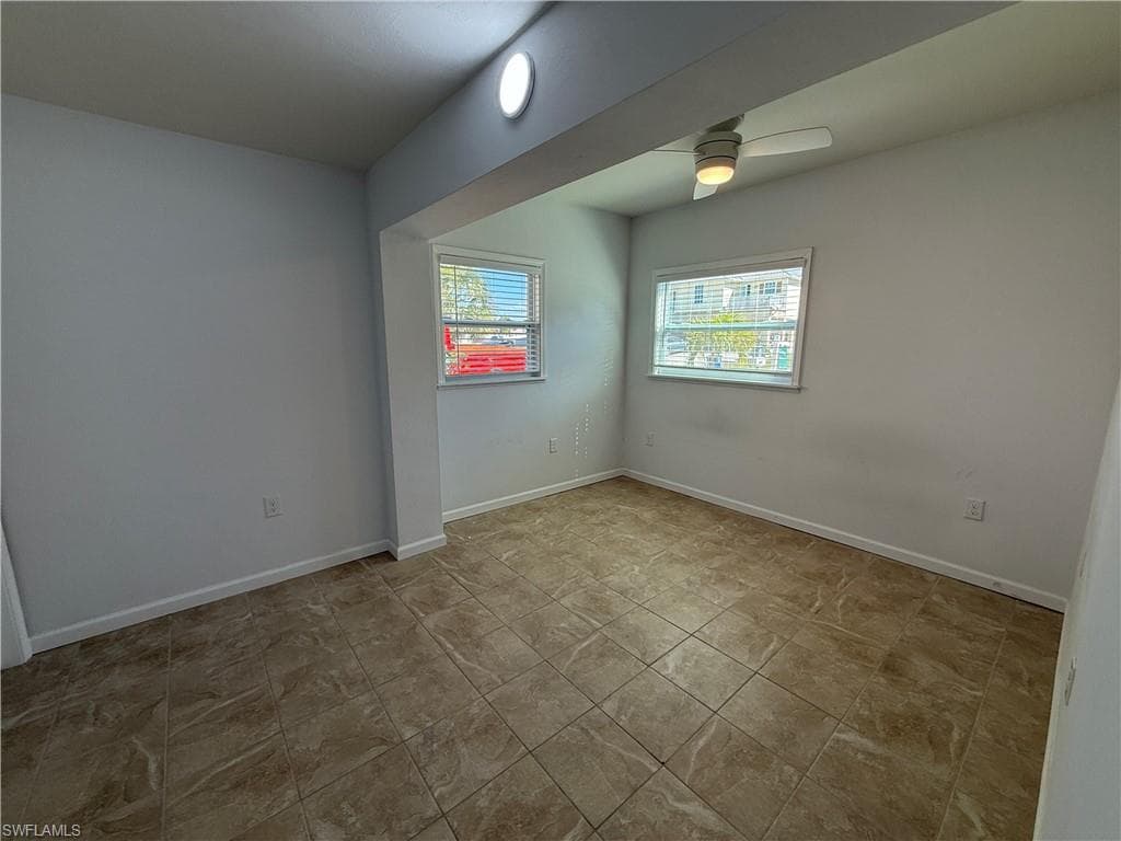841/843 South ST-14