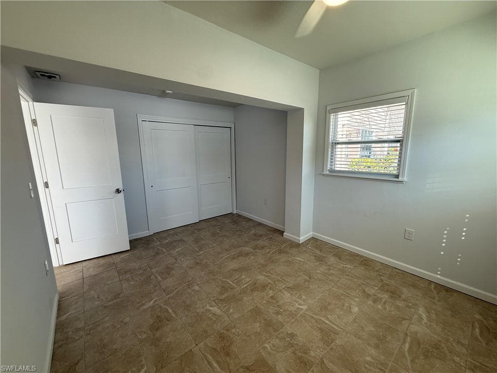 841/843 South ST-15