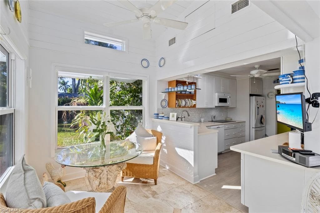 1348 Alcazar AVE-12