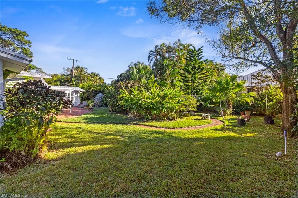 1348 Alcazar AVE-32