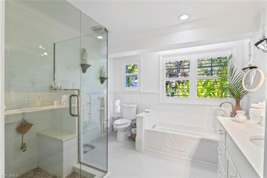 1348 Alcazar AVE-20