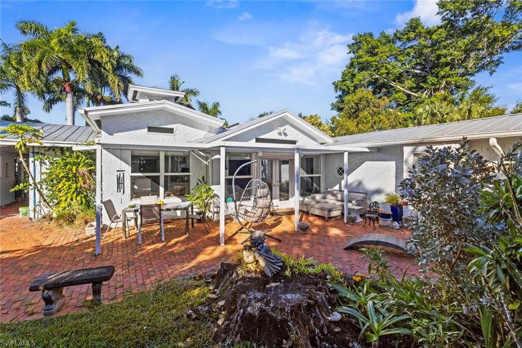 1348 Alcazar AVE-31