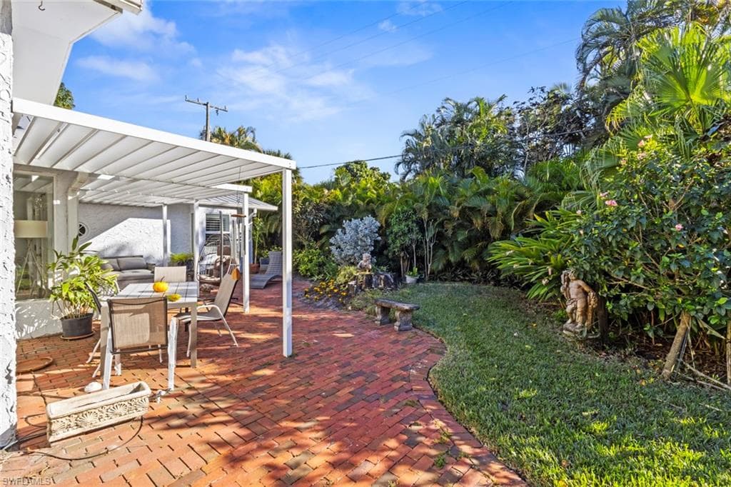1348 Alcazar AVE-29