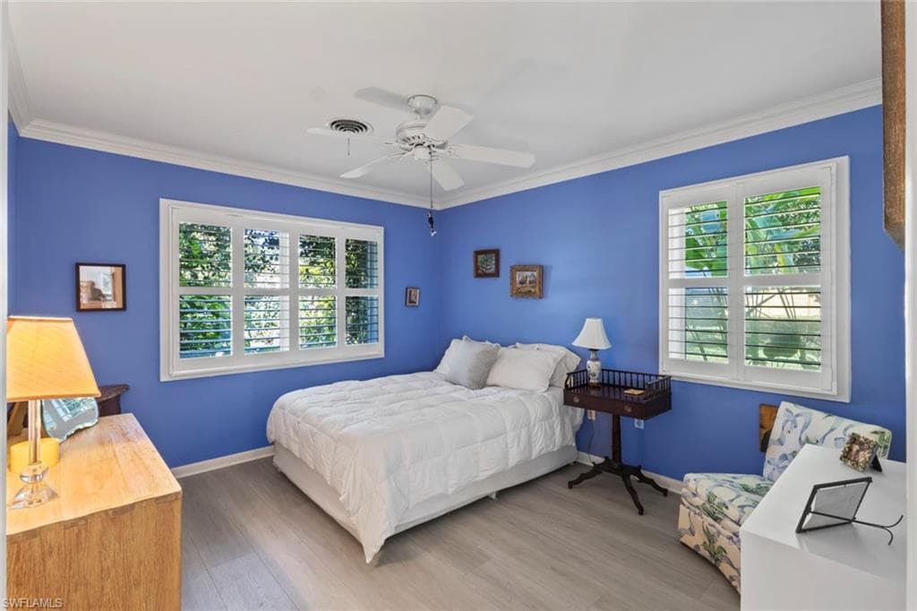1348 Alcazar AVE-21
