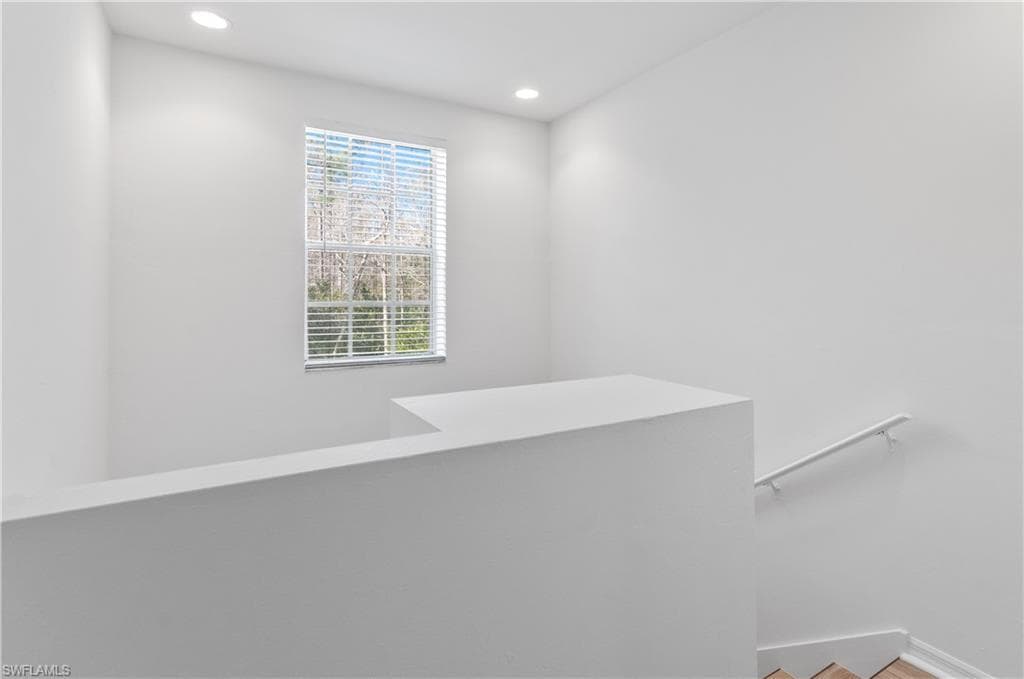 3281 Lindsey LN 4-25