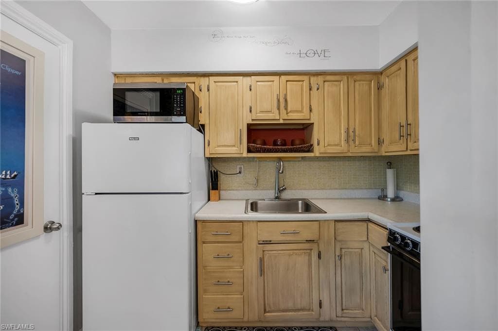 235 Seaview CT B2-13