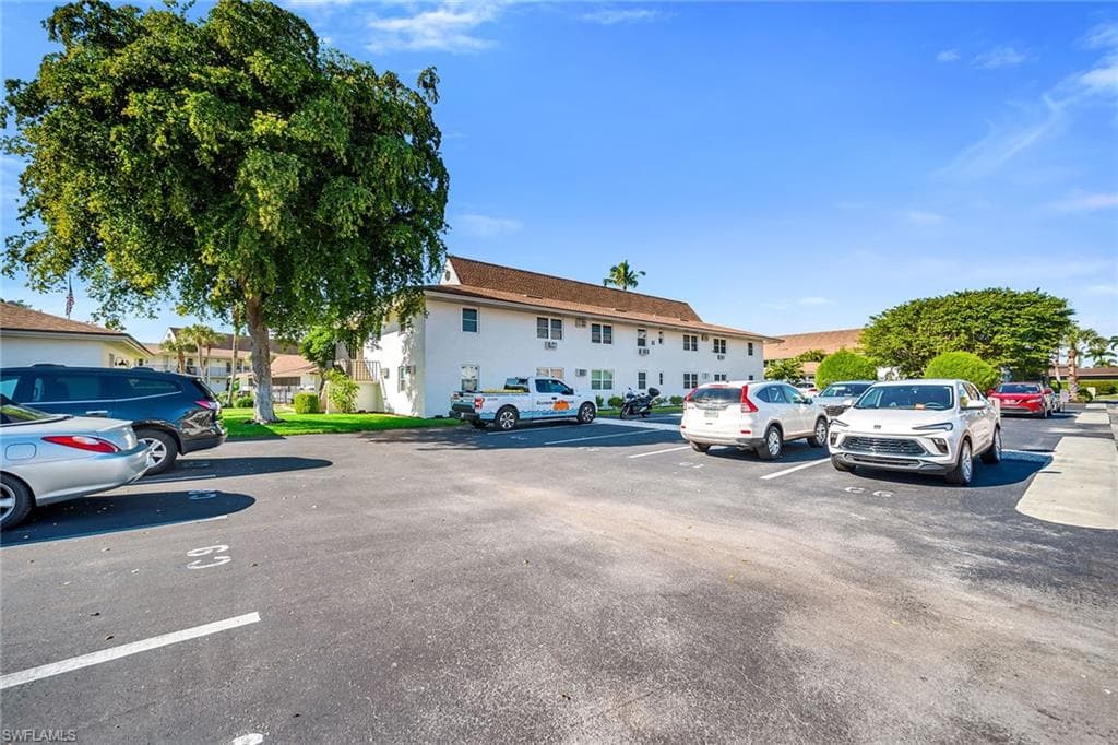 235 Seaview CT B2-22