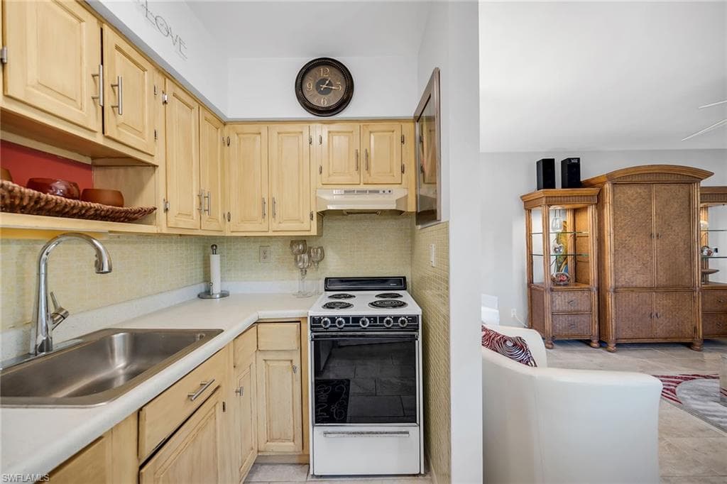 235 Seaview CT B2-14