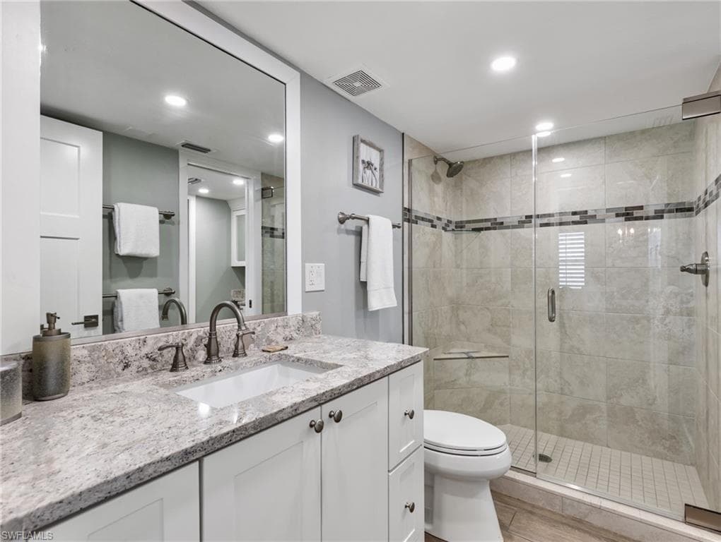 5000 Estero BLVD 407-27